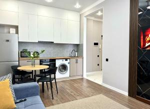 Gallery image of Sat-Sity J Блок Евро двушка in Astana