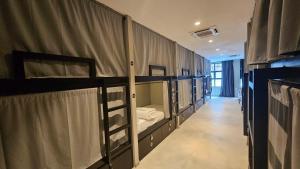 Postel nebo postele na pokoji v ubytování VAD HOSTEL ALICANTE - Youth Hostel age limit 18-49