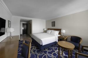 Postel nebo postele na pokoji v ubytování Radisson Blu Hotel, Yanbu