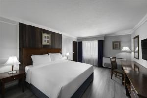 Postel nebo postele na pokoji v ubytování Radisson Blu Hotel, Yanbu