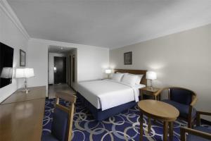 Postel nebo postele na pokoji v ubytování Radisson Blu Hotel, Yanbu