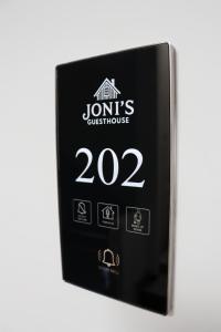 Certifikát, hodnocení, plakát nebo jiný dokument vystavený v ubytování Joni`s Guesthouse