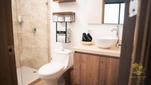 Un baño de Murano Centro1 26floor,rooftop,infinity pool & views by IMZ
