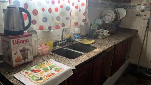 Virtuve vai virtuves zona naktsmītnē Departamento 3 dormitorios en Santiago del Estero Capital