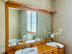 Bilik mandi di Hôtel Losset