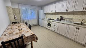 Η κουζίνα ή μικρή κουζίνα στο Casa Dobrin