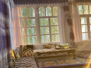 Posezení v ubytování Shahzod Guesthouse & Homestay + 11 fotografií