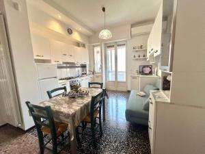 Η κουζίνα ή μικρή κουζίνα στο GoodVibes by Holiday World +5 φωτογραφίες