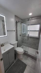 Bilik mandi di Hudson Water Front House