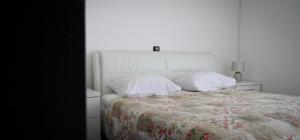 Giường trong phòng chung tại Luxury Villa Karla next to Beach on Island Brač +41 ảnh