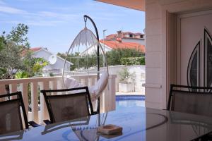 Ban công/sân hiên tại Luxury Villa Karla next to Beach on Island Brač