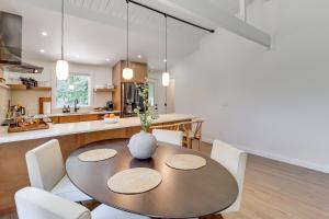 Gallery image of Pool and Lake Access, Yard Poconos Family Getaway in East Stroudsburg