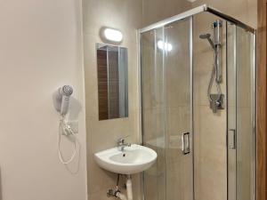 A bathroom at Hotel Brivio