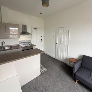 Η κουζίνα ή μικρή κουζίνα στο 1 Bed Flat +6 φωτογραφίες