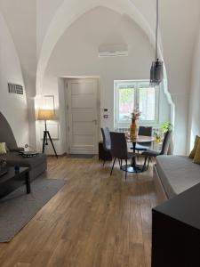 Ruang duduk di Casa Lama61 - Urban Loft