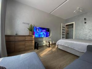 Postel nebo postele na pokoji v ubytování Новобудова Центр,стоянка для авто, ЖК Семицвіт, Документи