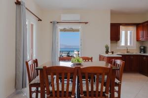 Η κουζίνα ή μικρή κουζίνα στο Stella's Villa ' 80sqm Sea View Apartment ' 50m from beach