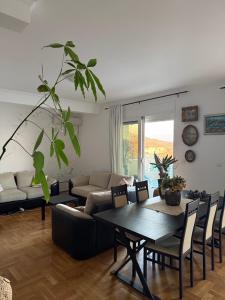 Χώρος καθιστικού στο Kalamper Vista seaview and pool +20 φωτογραφίες