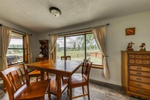 Gallery image of Par Fore The Course: Your Golf-side Getaway in Ruidoso
