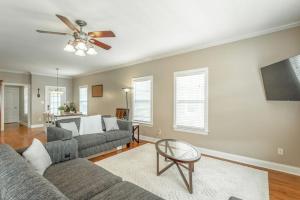 Μια τηλεόραση ή/και κέντρο ψυχαγωγίας στο Large 4 bedroom - 8 beds - Pet Friendly