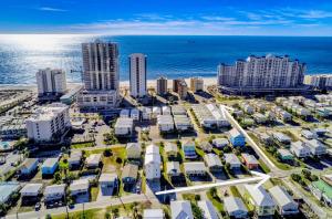 Nespecifikovaný výhled na moře nebo výhled na moře při pohledu z prázdninového domu