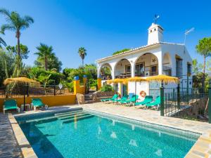 Bazén v ubytovaní Tu Villa Rural Olivo 3 Dormitorios Piscina privada alebo v jeho blízkosti