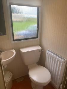 Vannituba majutusasutuses The Blue Caravan