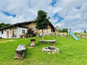 Taman di luar Langegger Alm - Almhütte