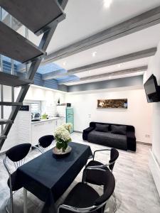 Posedenie v ubytovaní Eklektika Apartman Balatonalmádi