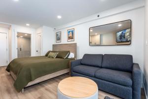 Χώρος καθιστικού στο Elmer's Hideout - Fully Renovated Yosemite Escape