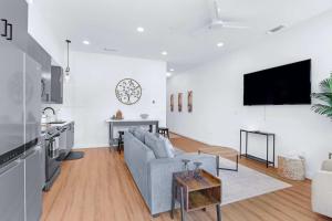 Köök või kööginurk majutusasutuses Relax in a Luxe Resort-Style Condo