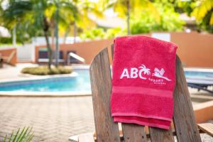 ABC Lodges Curacao游泳池或附近泳池