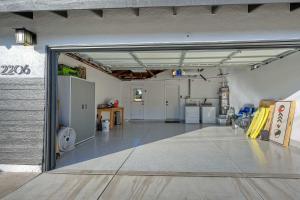 Una cocina o kitchenette en Immaculate 3 BDR in Oceanside - Private Pool & Spa