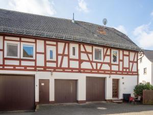 Budova, kde se apartmán nachází + 37 fotografií