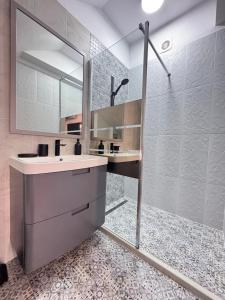 Koupelna v ubytování Boutique apart - hotel Lacoste + 42 fotografií