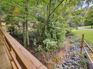 Κήπος έξω από το ER37 - Hi-Bear-Nate Great Location,,Close to town cabin