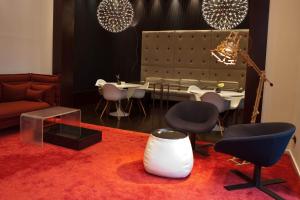 Posezení v ubytování Sixtytwo Hotel