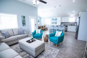 Kuchyň nebo kuchyňský kout v ubytování Off da Hook Private Heated Pool - Pet Friendly + 32 fotografií