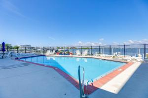 Πισίνα στο ή κοντά στο Bayside Ocean City Condo Next Door to Fish Tales