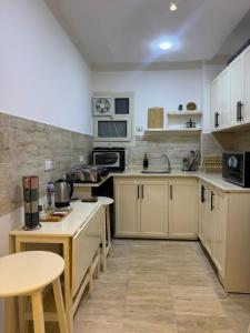 Kuchyň nebo kuchyňský kout v ubytování Avin Resort Hurghada