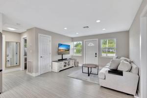 Dapur atau dapur kecil di Sunshine Villa - with Private Pool