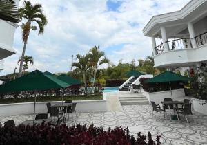 Bassein majutusasutuses Hotel Palmas De Alcalá või selle lähedal