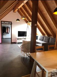 Posezení v ubytování Modernes Apartment im Herzen der Stadt + 8 fotografií