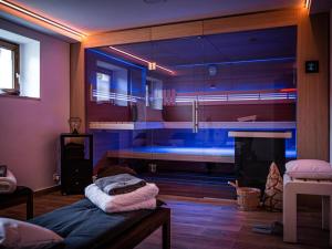 TV a/nebo společenská místnost v ubytování "Spitzhausblick" in het Huis Felix