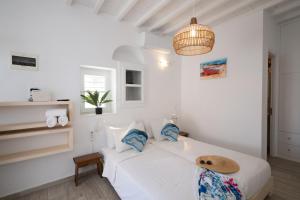 Giường trong phòng chung tại Eleanna's Mykonos +117 ảnh