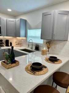 Dapur atau dapur kecil di Cozy Carrollwood +10 gambar