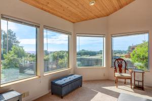 Balkón nebo terasa v ubytování Pacific Splendor - Private Hot Tub With Views