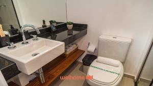 ห้องน้ำของ Studio em Vila Mariana com coworking no prédio