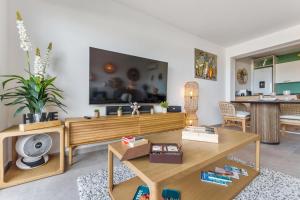 Les Griselles 3 Hauts Baie Orientale - Appart 1ch 4p vue MER的厨房或小厨房