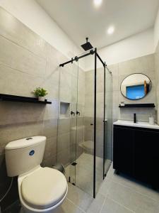 Ένα μπάνιο στο Moonshine Boutique Hostal
